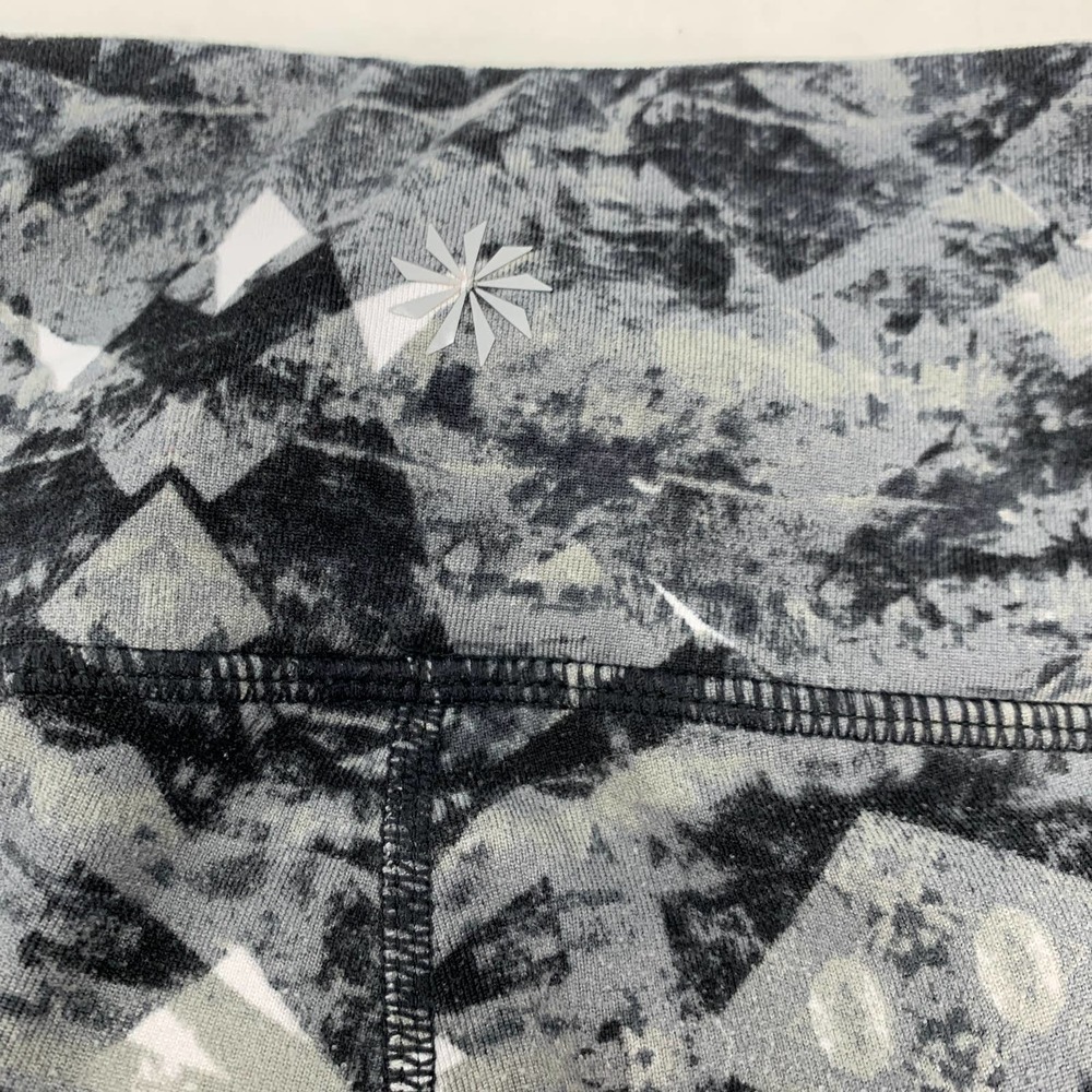 Athleta Cropped Pattern Legging Tights Black Gray - image 6